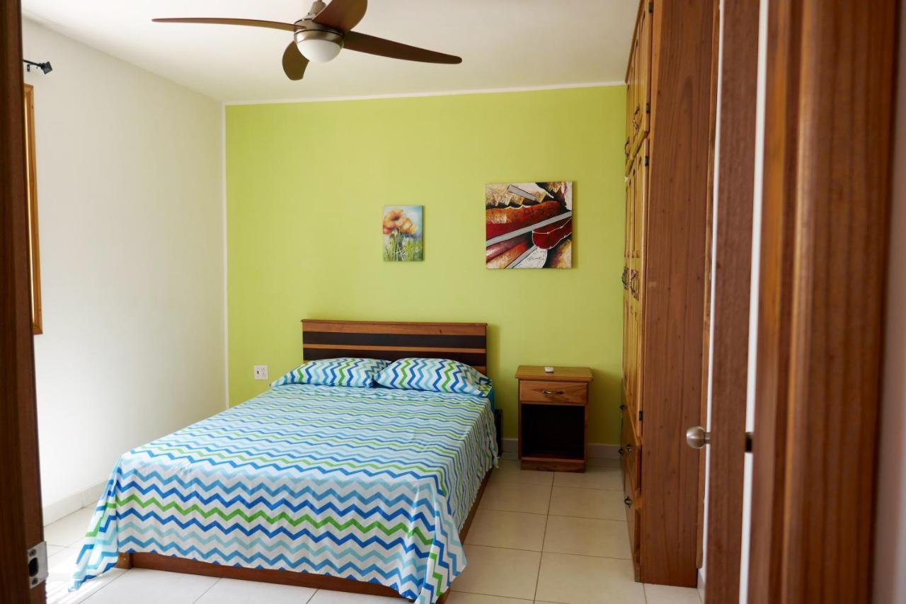 Kevin Kondos Bocas del Toro Exterior foto