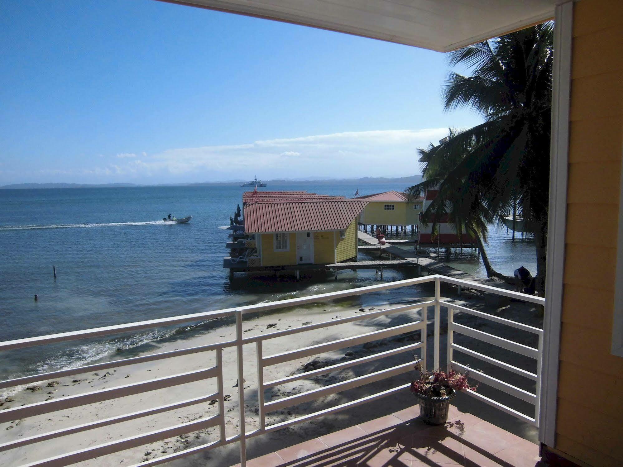 Kevin Kondos Bocas del Toro Exterior foto